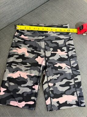 Calvin Klein Girls' Pink & Gray Camo Bike Shorts